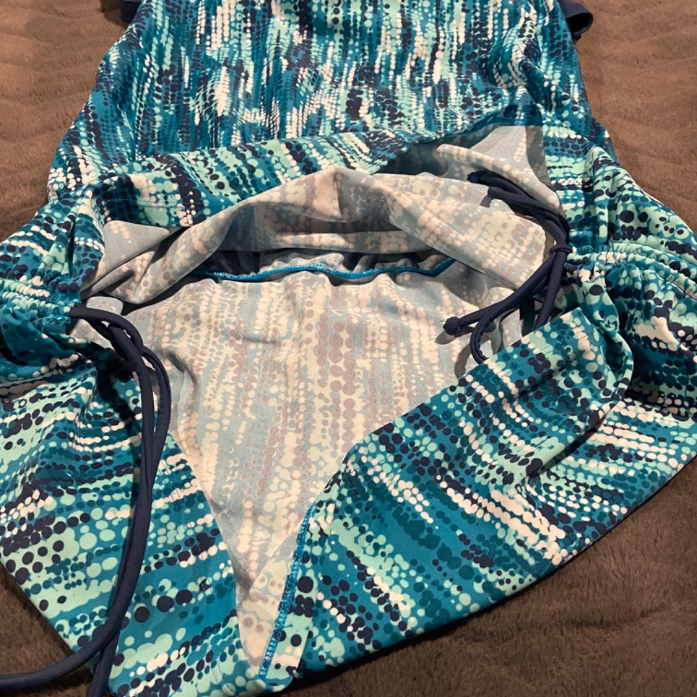 NWOT Swim Top only size L - Picture 3 of 4